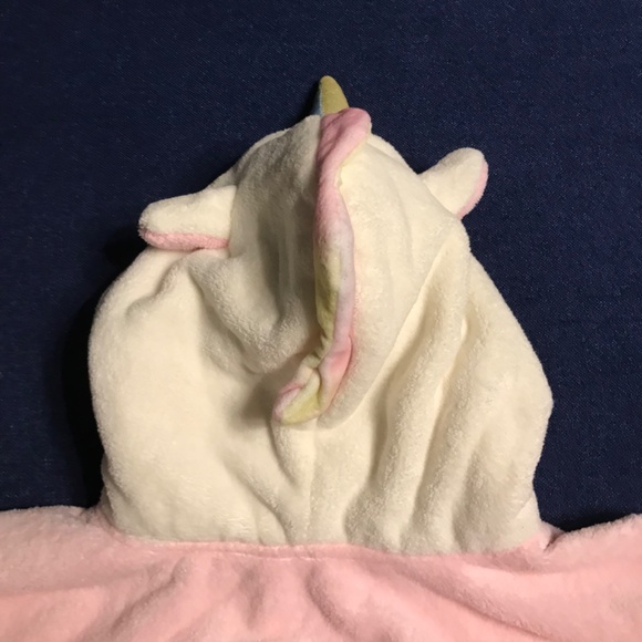 Unicorn Towel Hoodie Robe Pink with White Unicorn Head Pinnkku Size 3 / 4 NWOT - Picture 5 of 7
